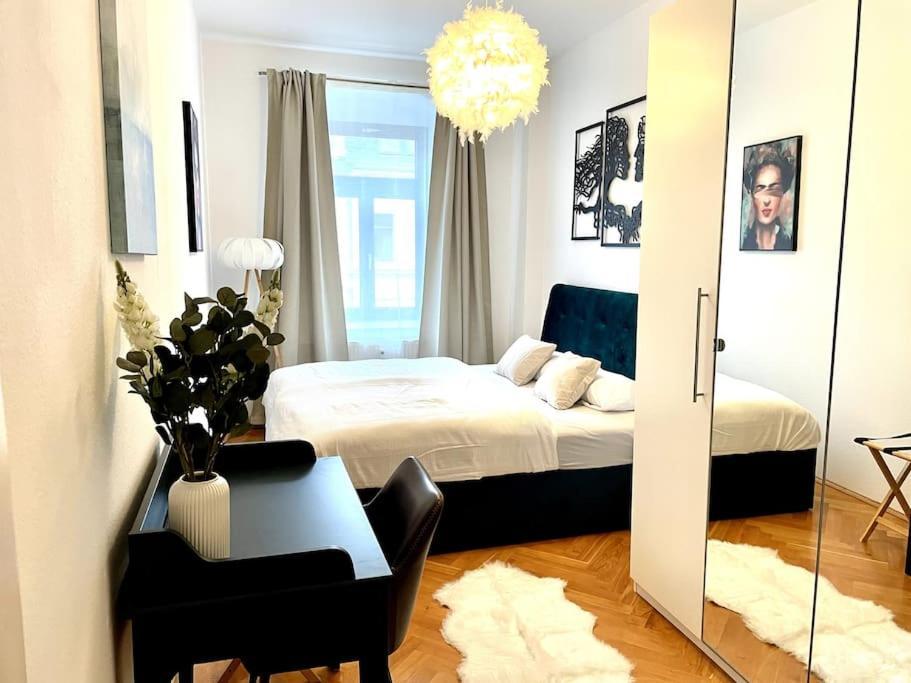Appartement Casarina - Stilvoller Altbau In Zentraler Lage à Dresde Extérieur photo