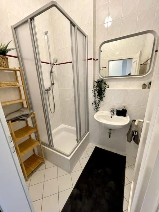 Appartement Casarina - Stilvoller Altbau In Zentraler Lage à Dresde Extérieur photo