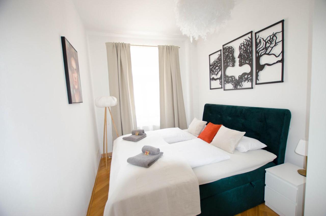 Appartement Casarina - Stilvoller Altbau In Zentraler Lage à Dresde Extérieur photo