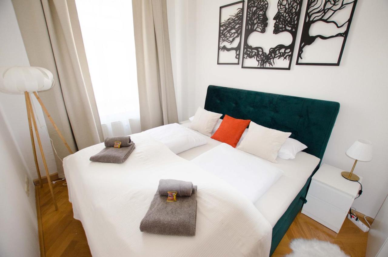 Appartement Casarina - Stilvoller Altbau In Zentraler Lage à Dresde Extérieur photo