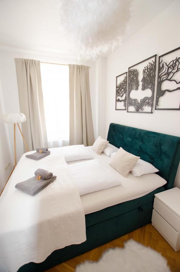 Appartement Casarina - Stilvoller Altbau In Zentraler Lage à Dresde Extérieur photo