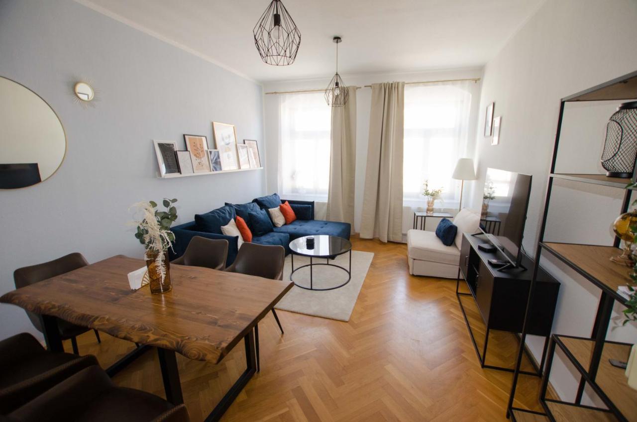 Appartement Casarina - Stilvoller Altbau In Zentraler Lage à Dresde Extérieur photo