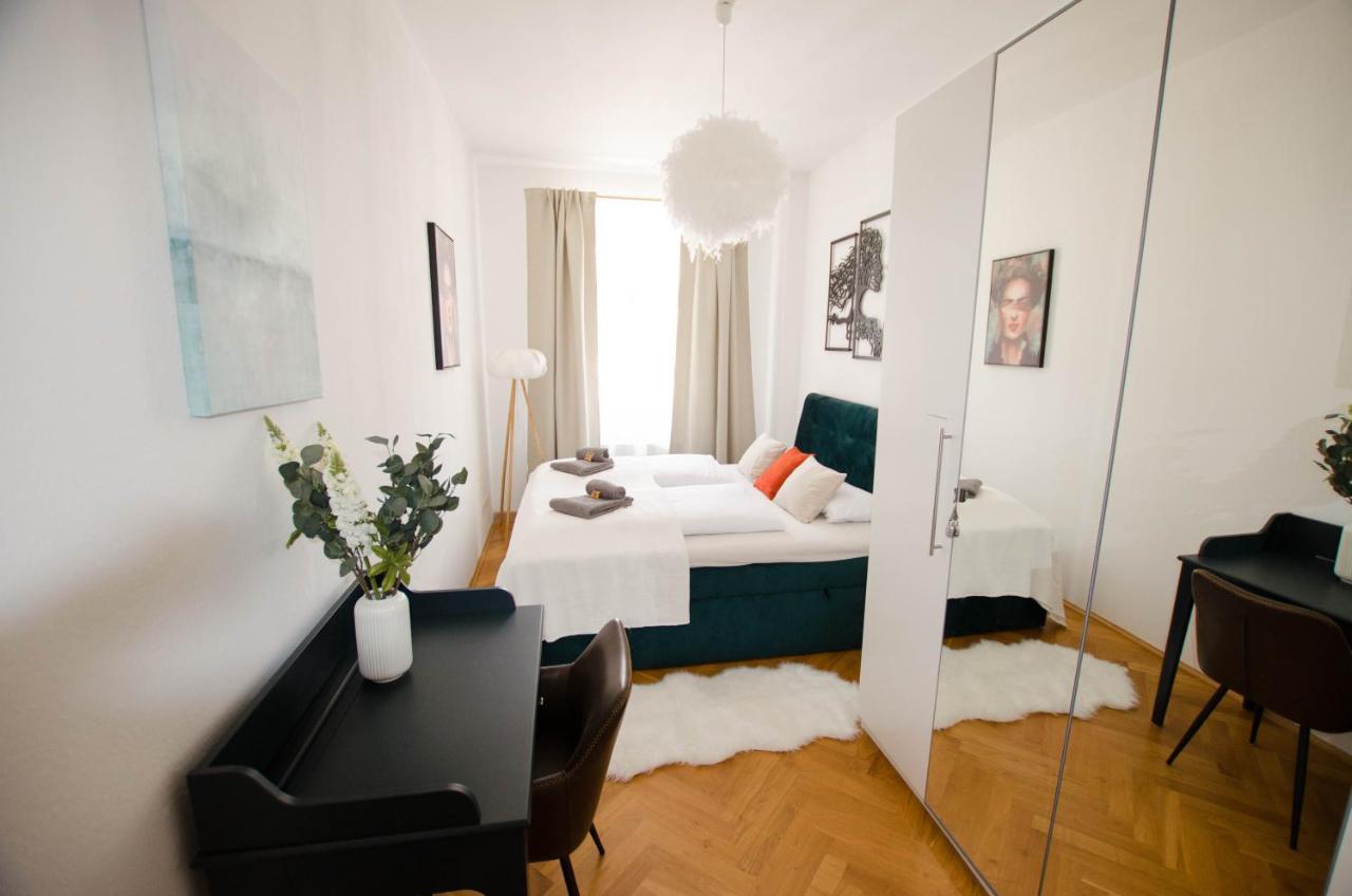 Appartement Casarina - Stilvoller Altbau In Zentraler Lage à Dresde Extérieur photo